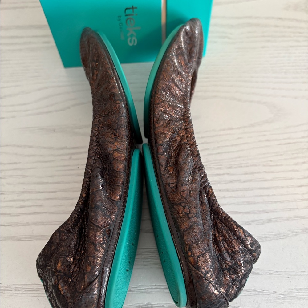 Ember Tieks - Picture 6 of 7